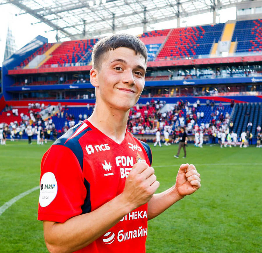 曝曼联或500万签中场小妖！6场3球1助攻，他有儿魔梦尤其敬仰弗爵